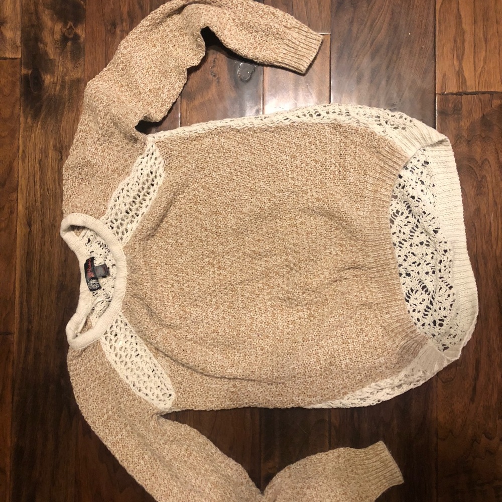 Sweaters - Picture 4 of 8